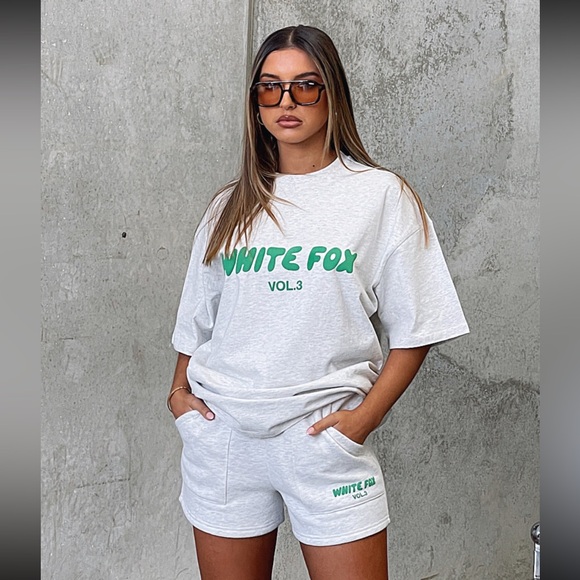 White Fox Boutique Volume 3 Tee Shirt & Biker Shorts - Picture 10 of 16